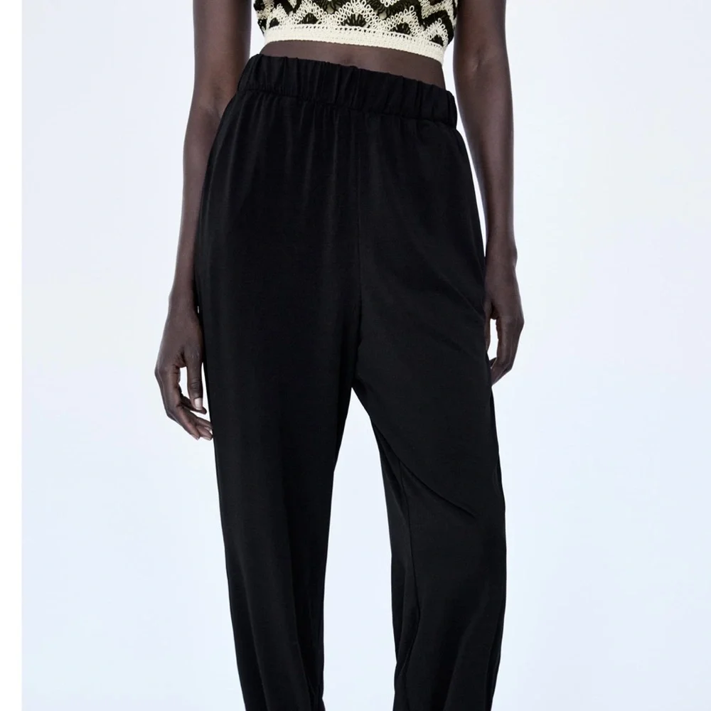 New with tags Zara Flowy Joggers